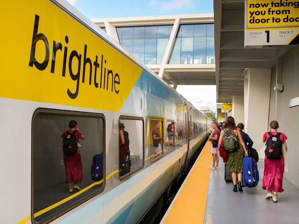 Brightline am Bahnhof Fort Lauderdale